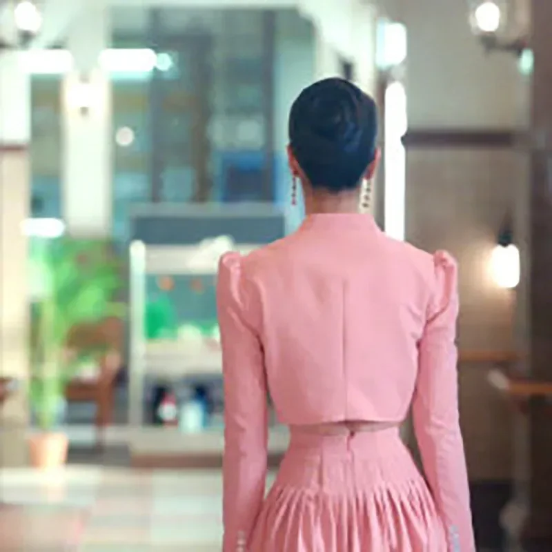 25 kpop Seo Sì Ji stessa moda estiva nuova camicia corta a maniche lunghe rosa top sciolto elegante gonna a vita alta set da due pezzi da donna