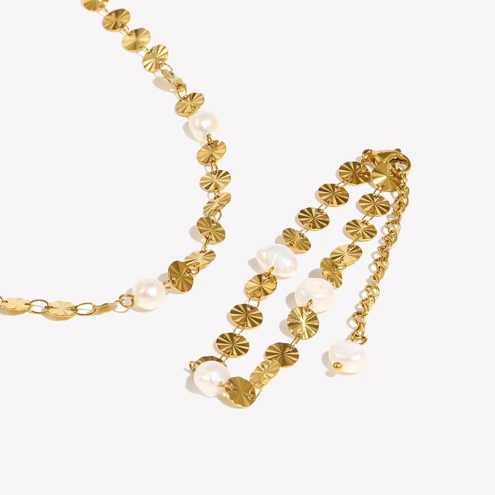 E.B.belle Elegant Girl\'s Cute Lovey Freshwater Pearl Flower Sequins Chain Choker Necklace Gold Plated Stainless Steel Jewelry