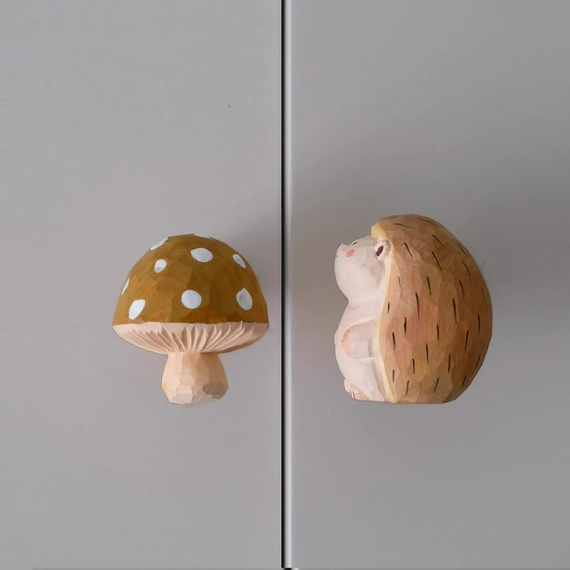 Maniglia per porta dell'armadio con gancio a fungo riccio, carino, fatto a mano, creativo, decorazione della stanza dei bambini, portico dei cartoni animati