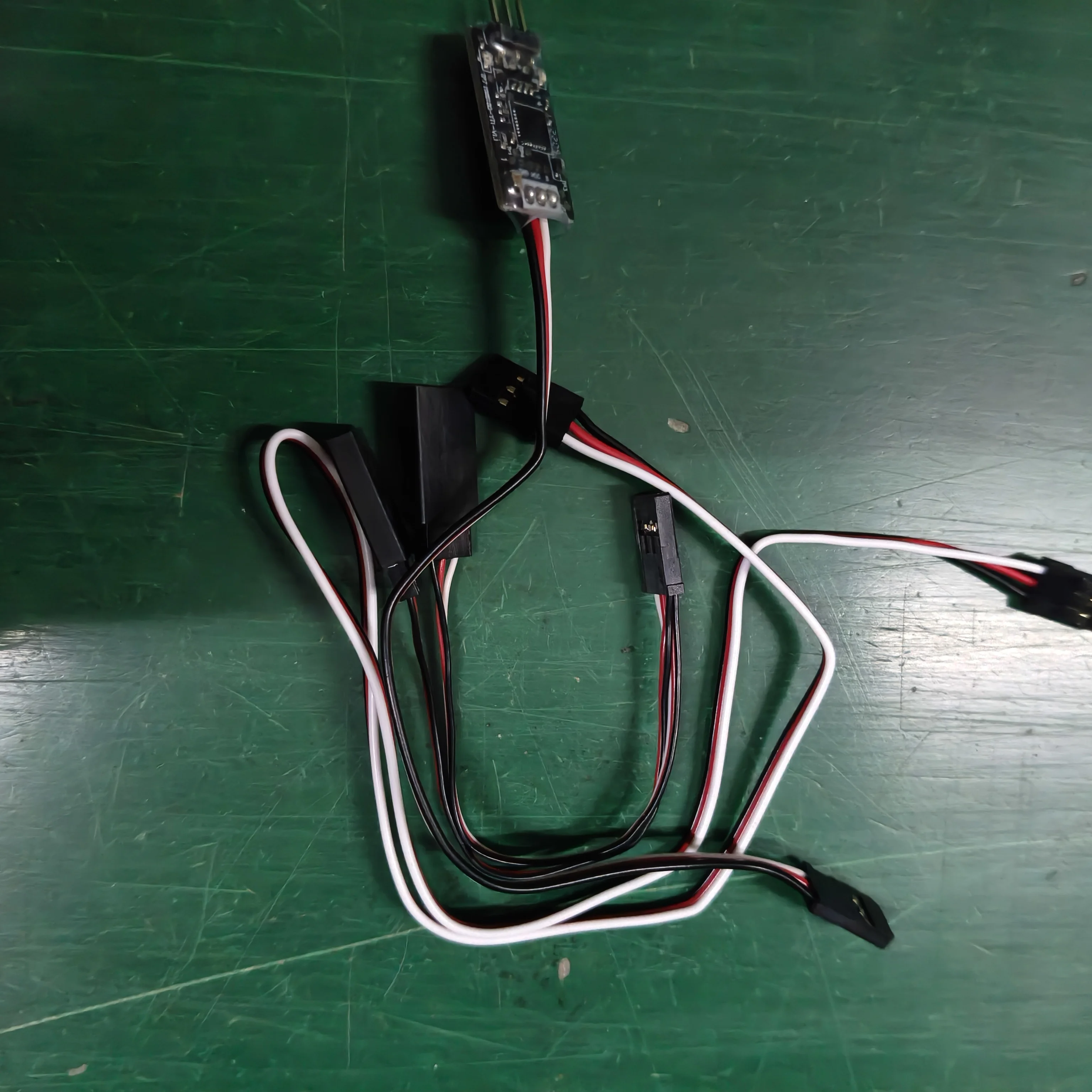 

Hobbywing S.BUS2 5-9V Telemetry Adapter Data Transmission Module For Futaba Platinum V4 V5 Aircraft ESC XERUN Car ESC