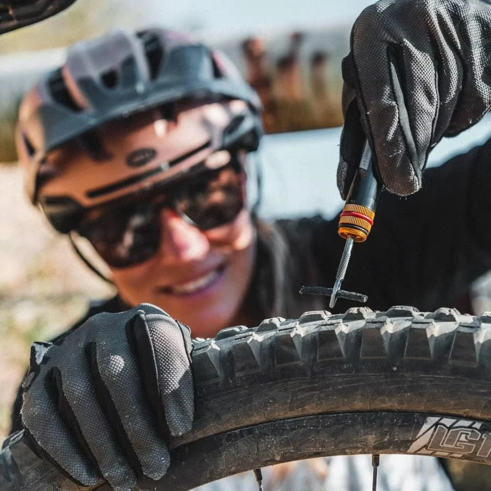 DUAL TUBELESS REPARATUR- UND WERKZEUGSET SCHWARZ – Detail 2