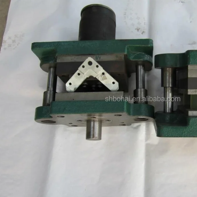 Kanaleckenstanzerform für die TDF-Kanalmaschine