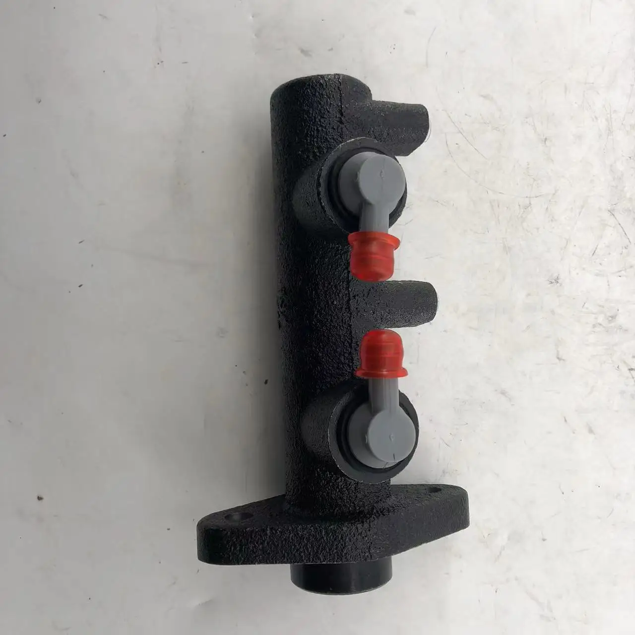 58620-5H000-ZZ: El cilindro maestro de freno ideal para los modelos Hyundai HD45, HD56 y HD72