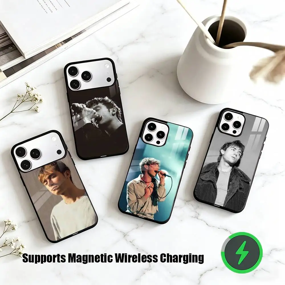 

D-Damon A-Albarn Rock Singer Phone Case For iPhone17,16,15,14,13,12,11 Plus,Pro Allows magnetic wireless charging