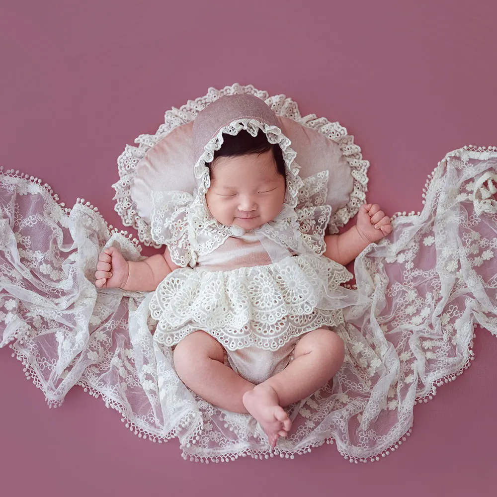 

0-1 Month Newborn Photography Props Floral Style Theme Outfits with Matching Hat Baby Girl Skirt and Floral Props for Shooting
