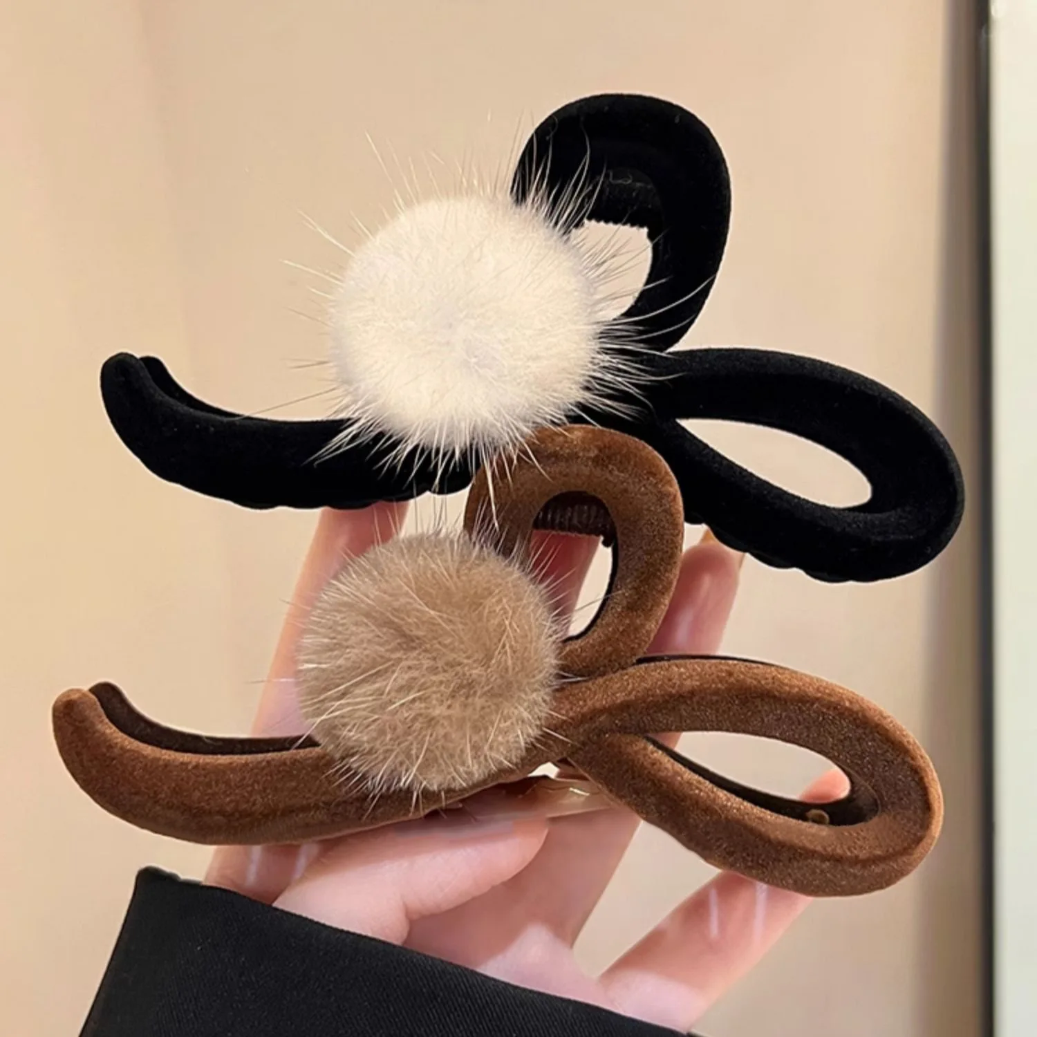 Velvet Hair Ball Grabber Large Shark Clips Hairpin Women's French Elegant Hairpin Korean Hair Accessories Female Headwear Gifts