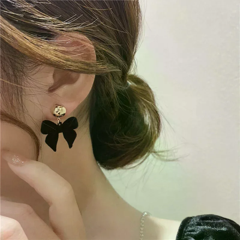 Vintage Black Flocking Earrings Geometric Bowknot Stud Earrings For Women Fashion With Jewelry Accessories