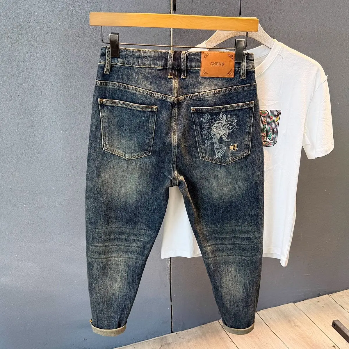 

Embroidered Carp Men's Slim Fit Jeans mid Waist Youth Fashion Spring Autumn Nine Points Vintage Style Long Trousers