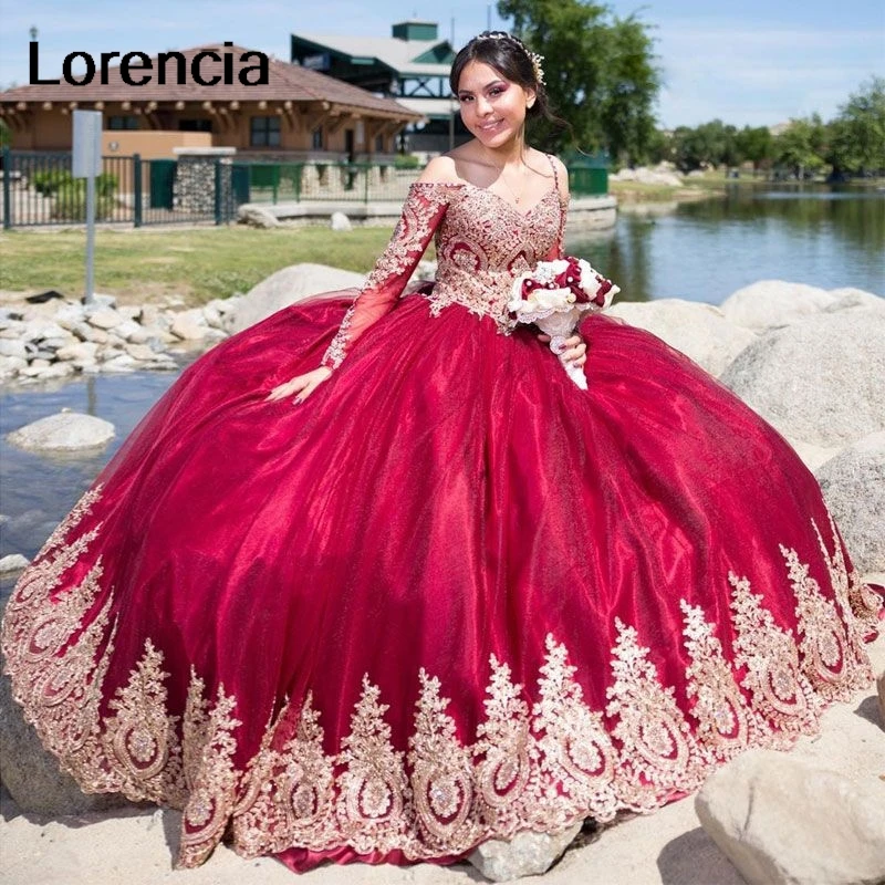 فستان Quinceanera أحمر مخصص مزين بالدانتيل الذهبي ثوب حفلة مطرز بأكمام طويلة سباغيتي حلو 16 فيستدوس دي 15 أنيو YQD671