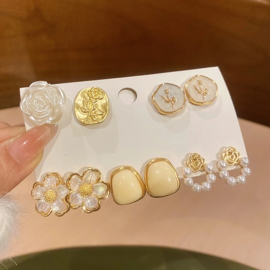 10 Pcs Dripping Oil Imitation Pearl Flower Stud Earrings French Cream Resin White Floral Earring Elegant Daily Ear Jewelry Set M