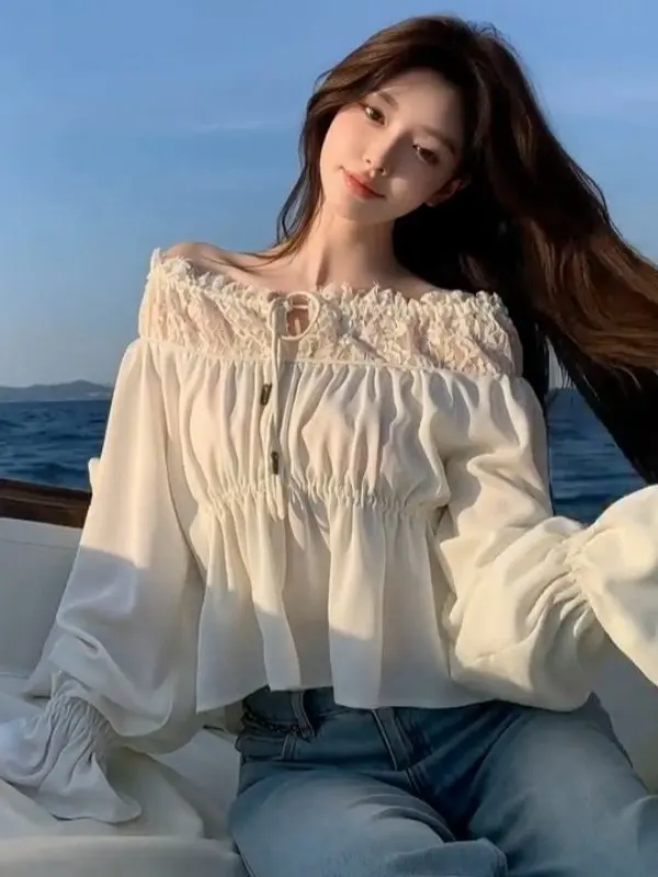 

Нежная блузка из шифона с кружевными вставками и рукавами-фонариками, весенняя новинка, с цветочным принтом, на одно плечо