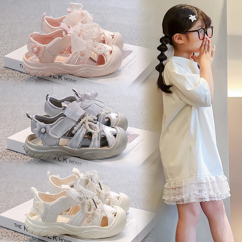 

Little Kids PU Leather Sandals for Girls Anti-slippery Toes Capped Toddler Beach Shoes with Shiny Bowknot Beads Versatile Chic
