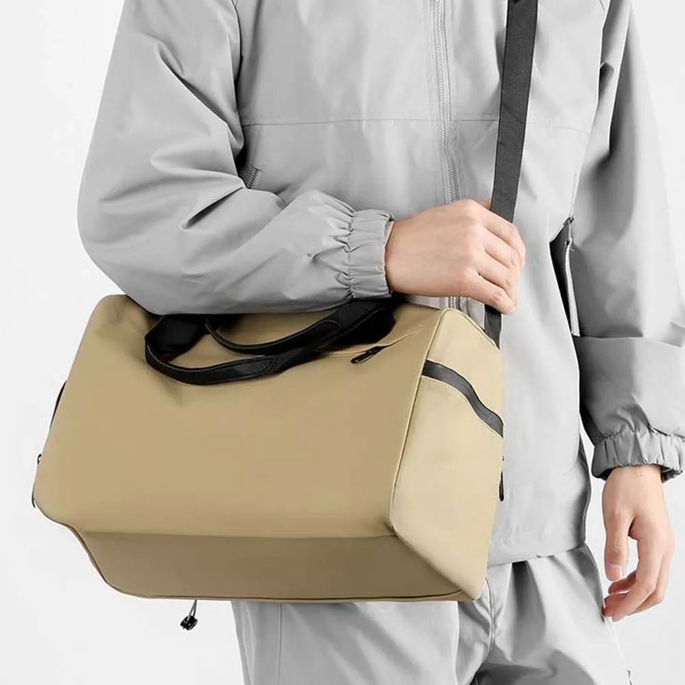 

High Density Fabric Unisex Travel Bag Solid Color Multi-functional Anti-splash Water Handbag Multi Layered Polyester