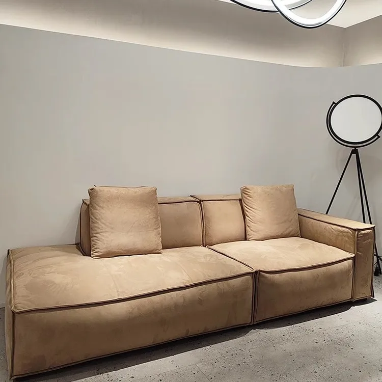 مكعبات توفو كريمية حديثة وبسيطة، وأريكة من القماش غير اللامع بصف مستقيم #3