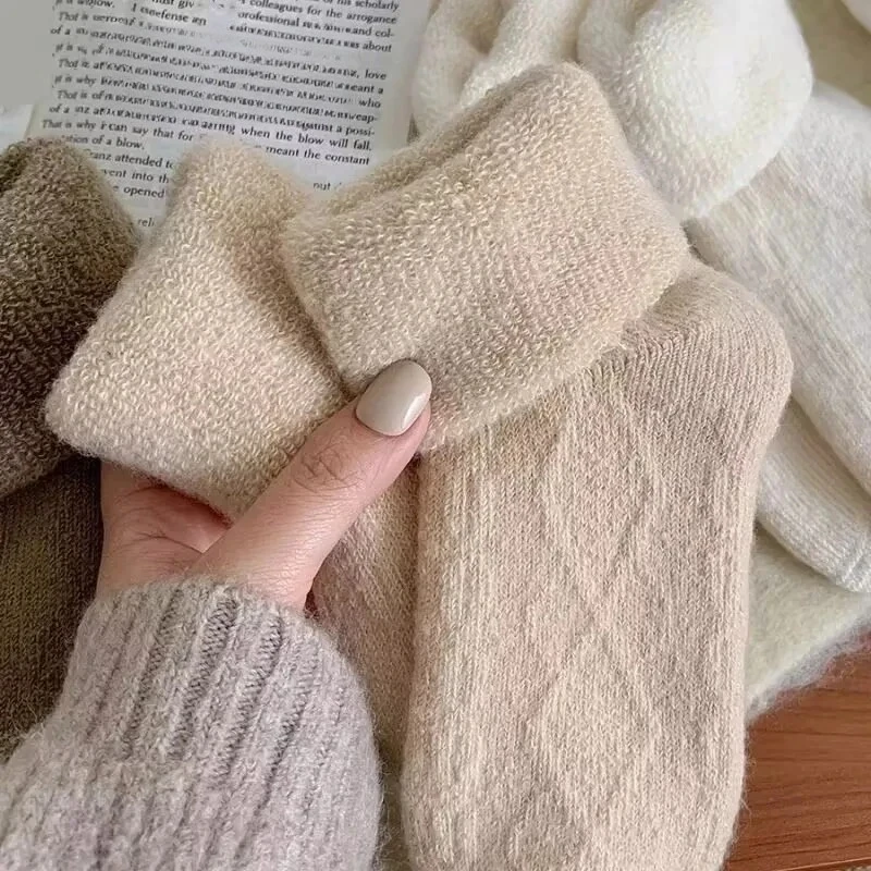 Plüsch-Wintersocken für Damen, extra dickes, weiches Fleece-Material, ultimative Wärme und Komfort für Zuhause, Entspannung im Innenbereich