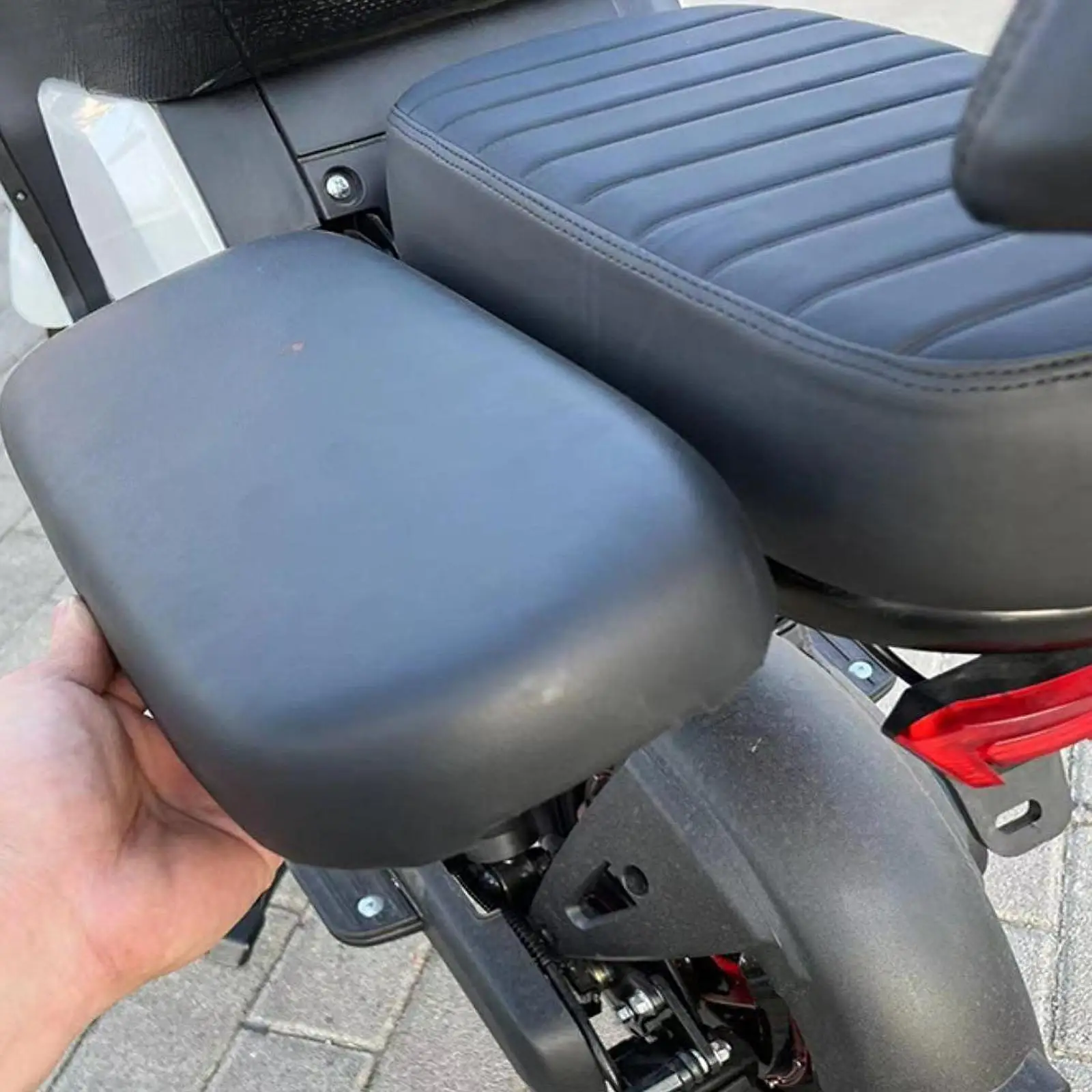 Siège arrière universel pour vélo, coussin épaissi confortable en cuir, accessoire de modification de selle pour les trajets en ville