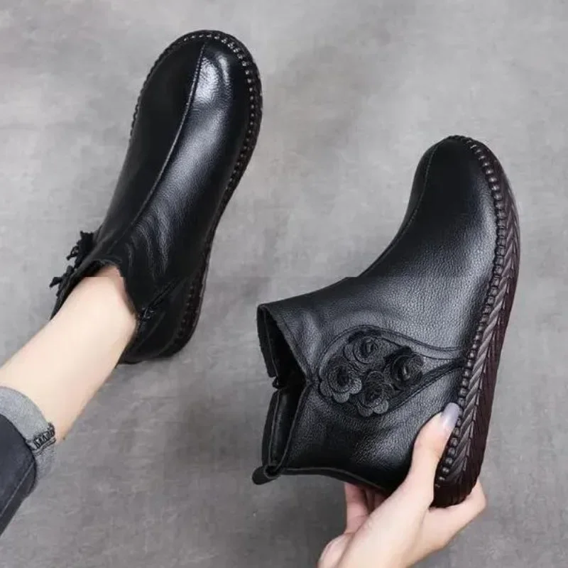 2023 New Women Ankle Boots Winter Fashion Warm Mother's Boots Flat-Bottom Comfortable Non Slip Front Zipper Female Footwear