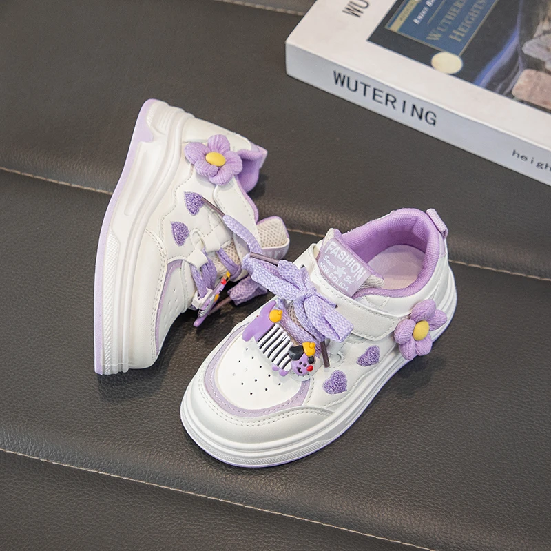 A pair of girls cute leather skate shoes, bow laces heart embroidery, lightweight non-slip daily walking footwear MB-B-8