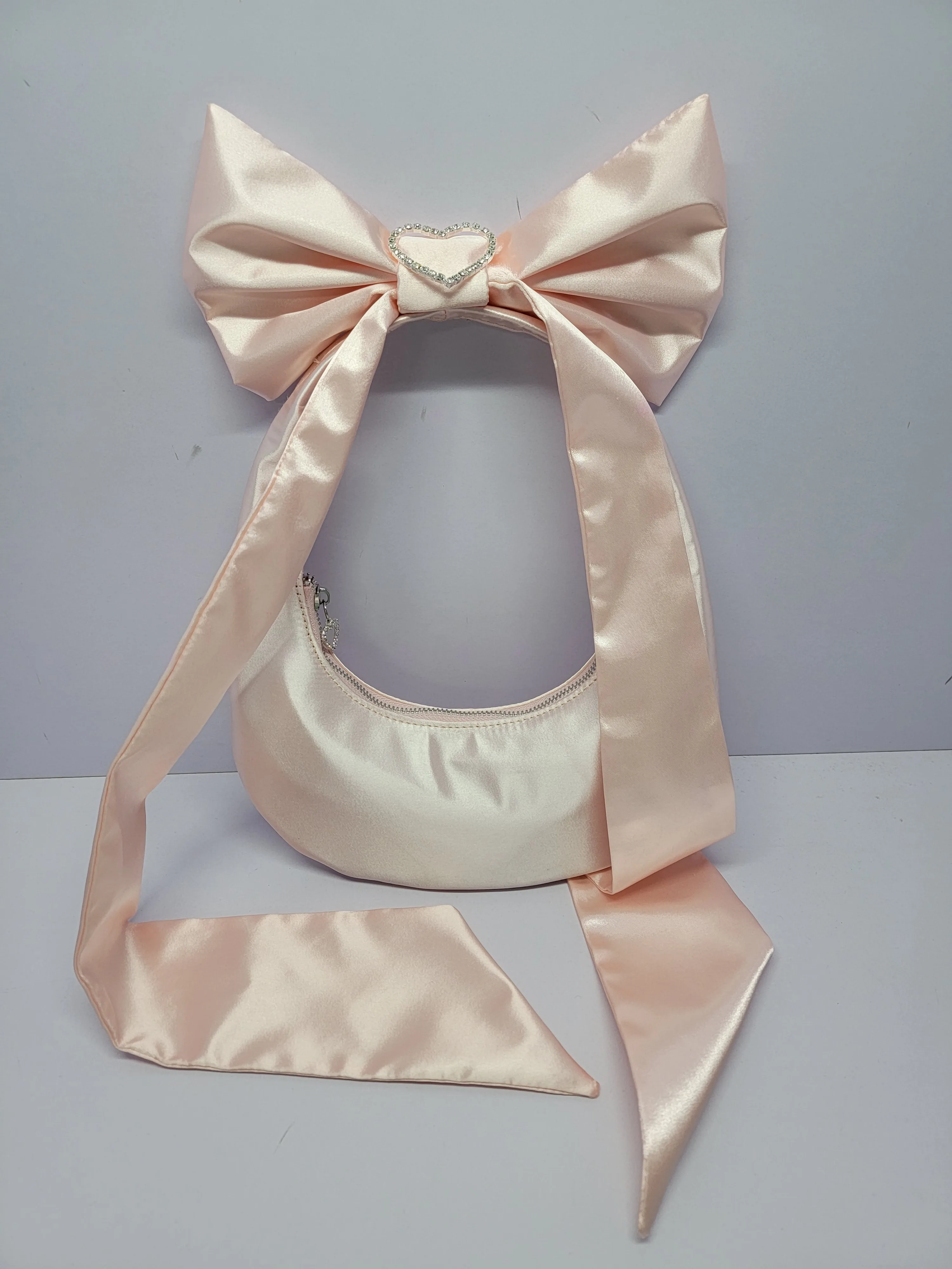 Niche Design 2024 New Three-dimensional Satin Bow Armpit Bag High-end Love Diamond Shoulder Bag Fashionable Versatile Pink Bag