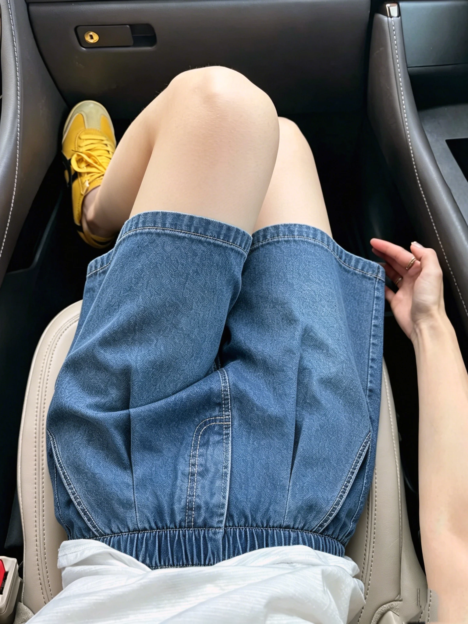

Retro Washed Blue Denim Short Shorts Women's Summer New High Waist Slim Thin A-Line Pants Elastic Waist Five-Point Hot Pants