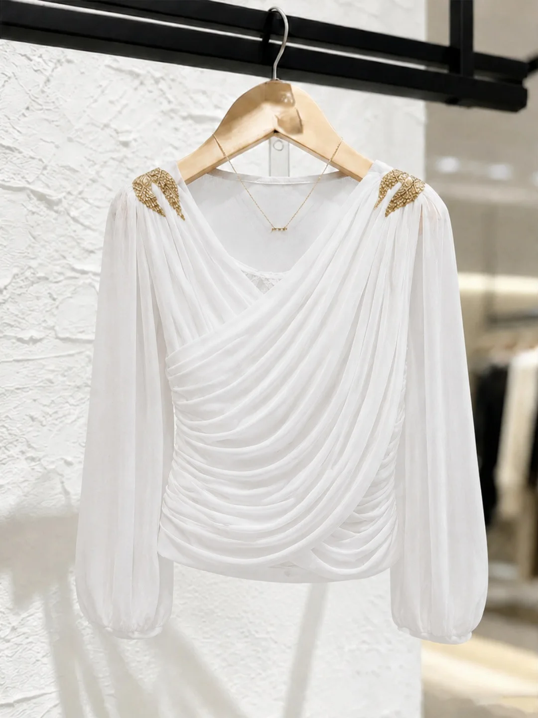 

Fashionable Commute Top Women's Slimming Design Korean Style Straight Cut Silk Shirt Summer 2026 Poetica Artistic Fashion