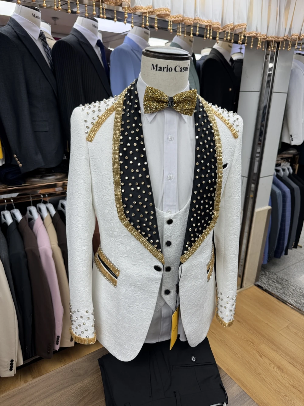 Jacquard Luxurious Beaded Men's Suits Wedding Birthday Prom Fashion Shawl Lapel 3 Pieces For Men Stage Performance Customized