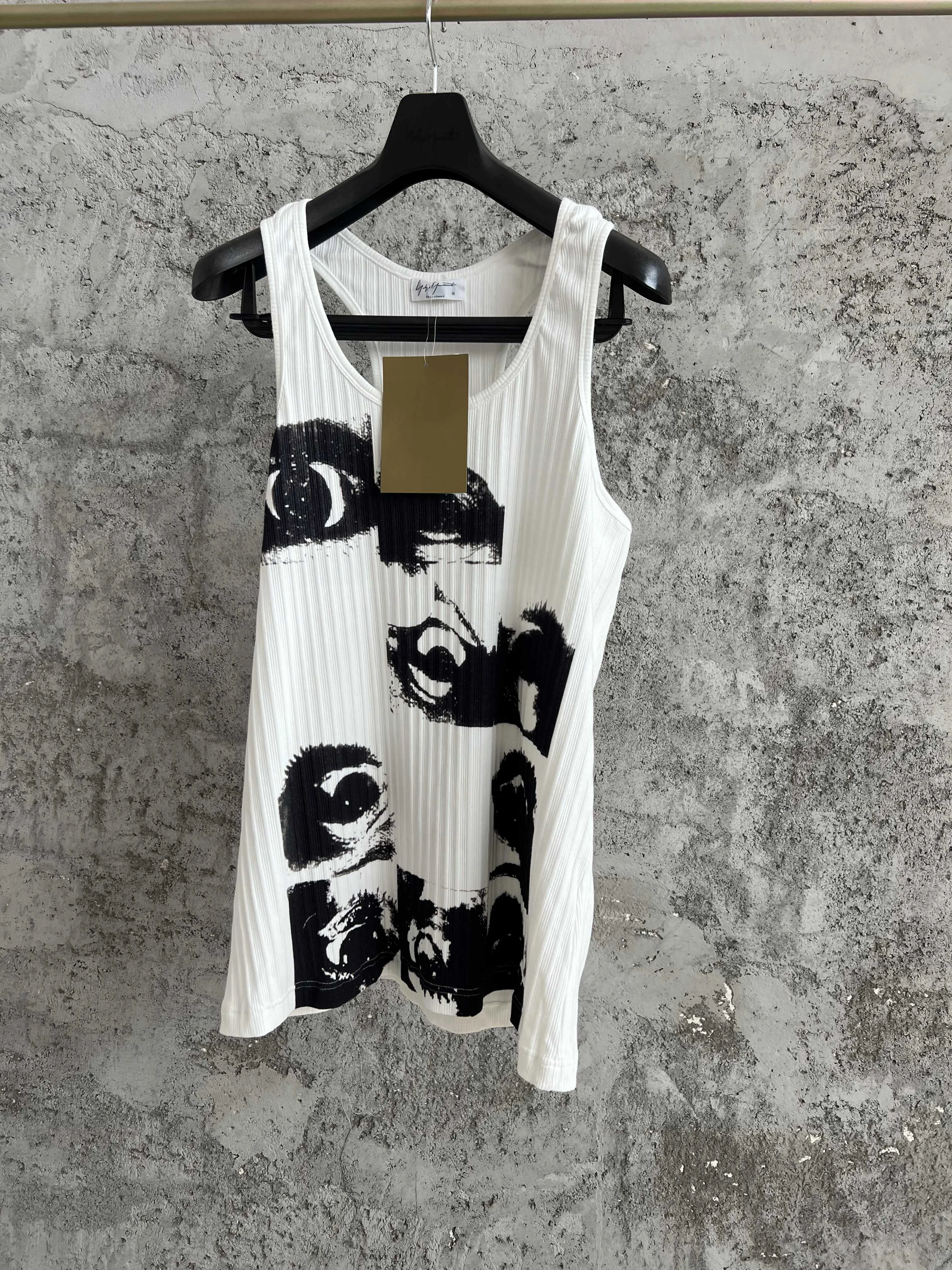 A white original design men's round-neck sweatshirt with eye print, made of pure cotton tank top