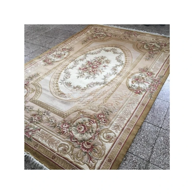 

Classical flower totem, wool, hand-woven, carpet