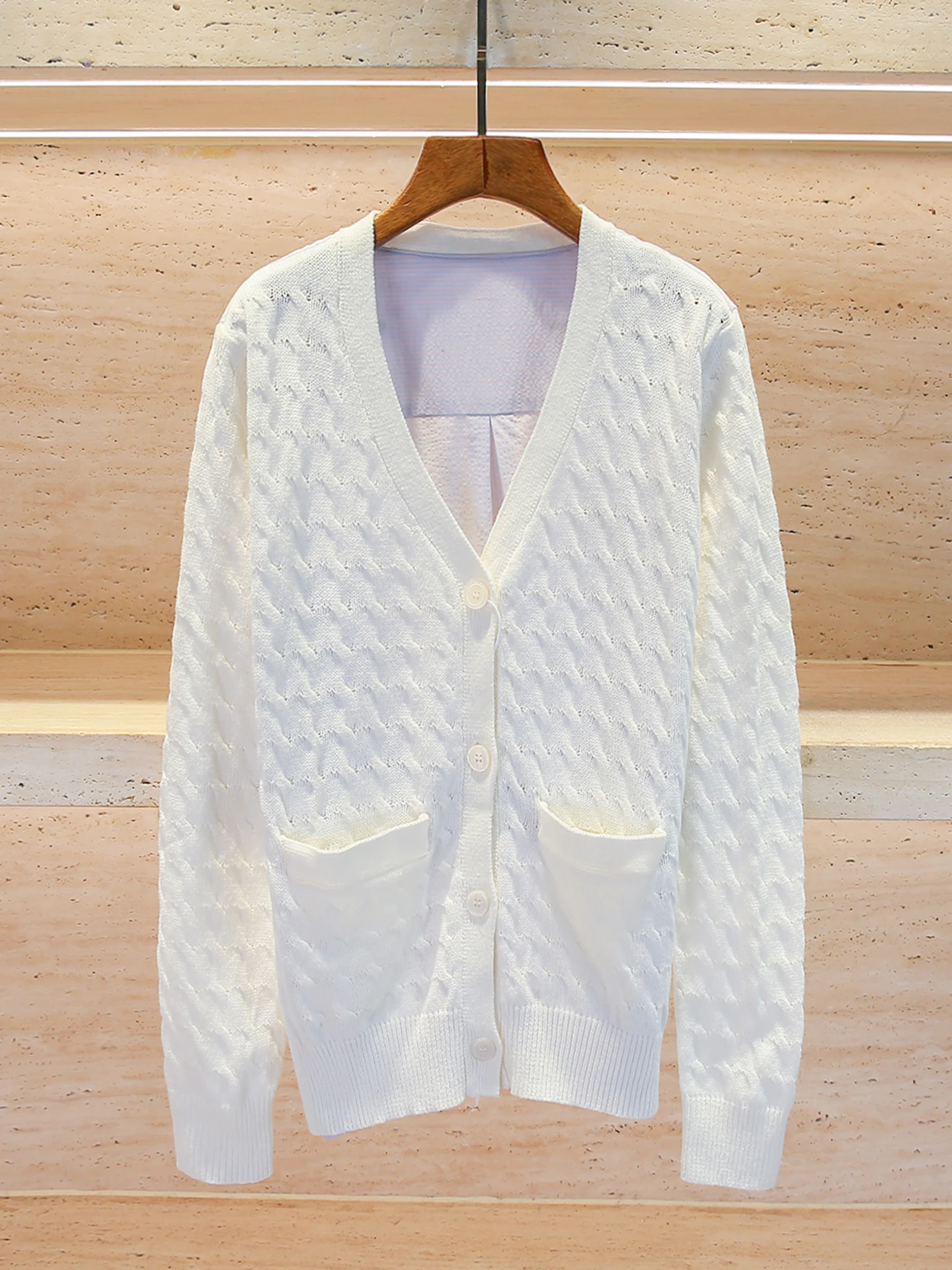 

Высококачественный женский вязаный свитер, пальто с v-образным вырезом и волнистым узором, маленький ароматный Sle, осень-зима, модный длинный све