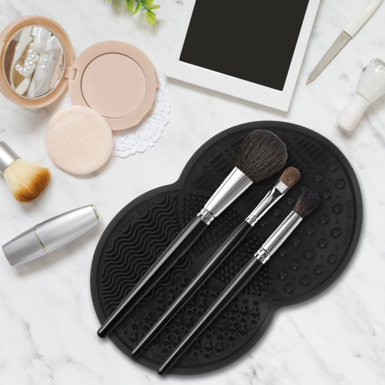 

Makeup Brush Cleaning Pad Silicone Mat Portable Useful Suitable for Various Makeup Including Eyeshadow Foundation