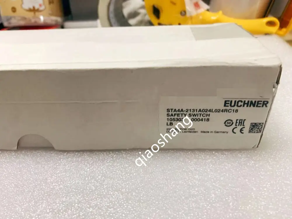 

NEW Euchner STA4A-2131A024L024RC18 105303 Safety switch