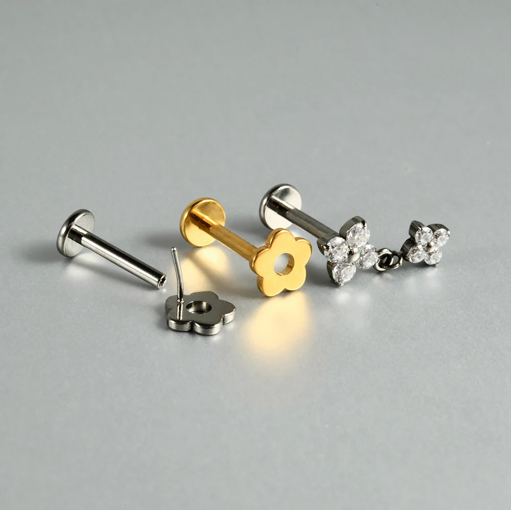 1PC G23 Titanium Square Zircon Hollow Flowers Ear Studs Push in Ear Cartilage Tragus Piercing Ear Lobe Labret Piercing Jewelry