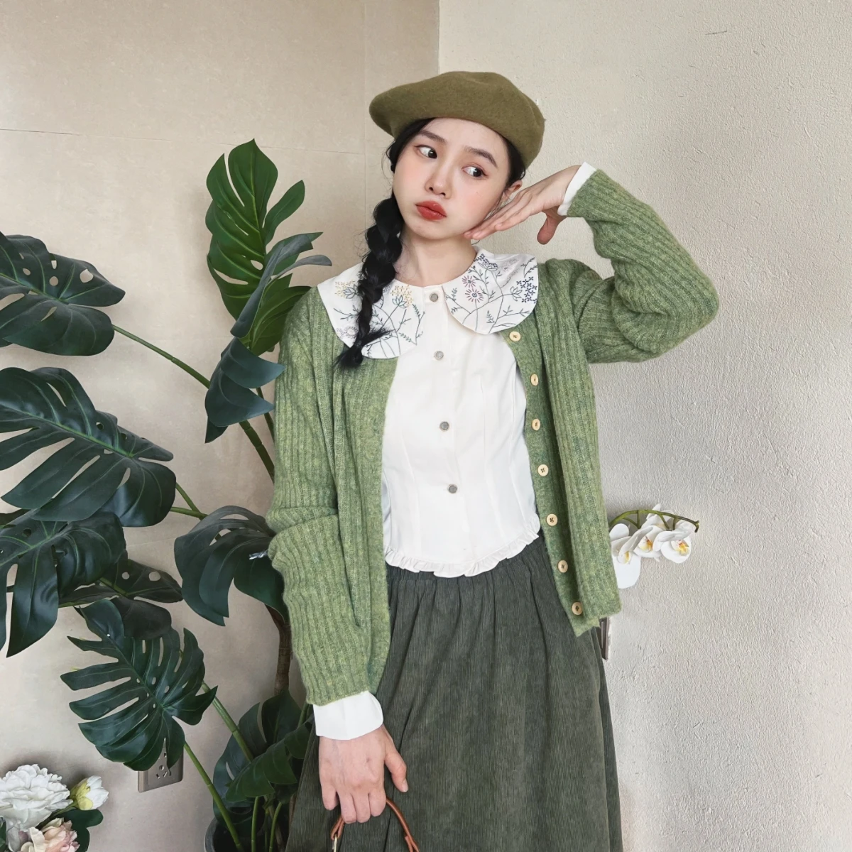 

Зимняя винтажная рубашка для девочек с вышитым воротником, зеленая, с цветочным узором, из полиэстера, не мнется, с длинным рукавом, с завышенной талией