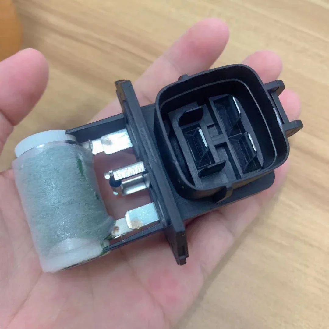 

For KIA Sorento Borrego Sportage Carens Hyundai New Santa Fe Veracruz Electronic Fan Resistor Radiator Resistor Fan Resistor