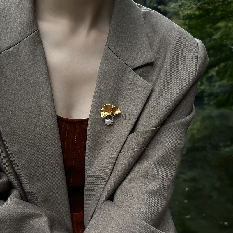 Литературная ретро-обратная осенняя брошь гинкго билоба с натуральным сильным светлым жемчугом, темпераментная ниша, высококачественная булавка