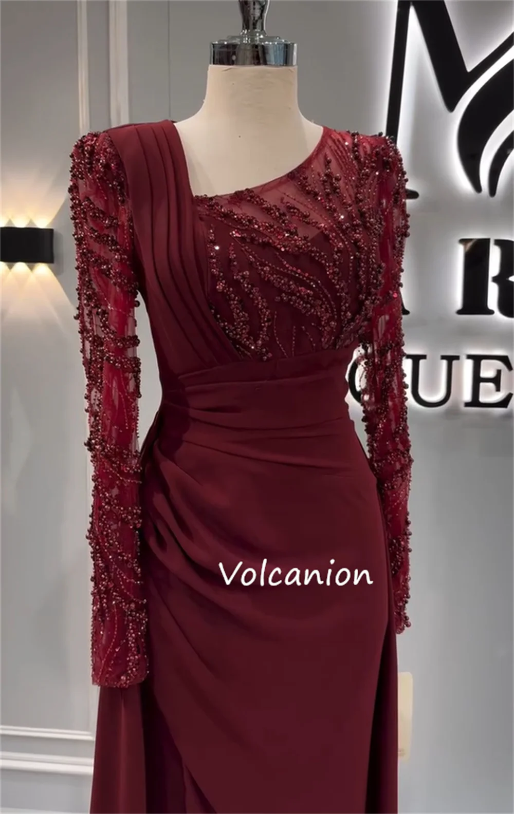 カスタマイズされたスパークルシャルムーズプリーツスパンコールストレートロングドレスオーダーメイドオケージョンフォーマル複雑なカジュアル