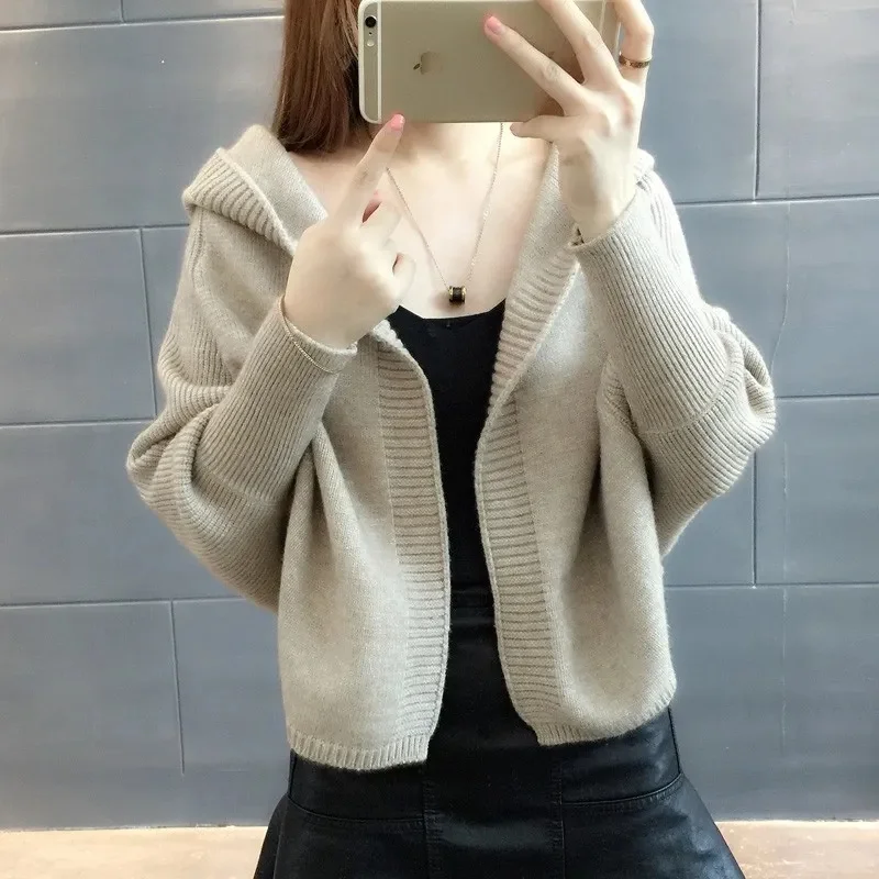 Female Short Zipper Sweater Outerwear Women Solid Color Loose Fitting Batshirt Coat Spring Autumn Lady Knitting Cardigan Jacket