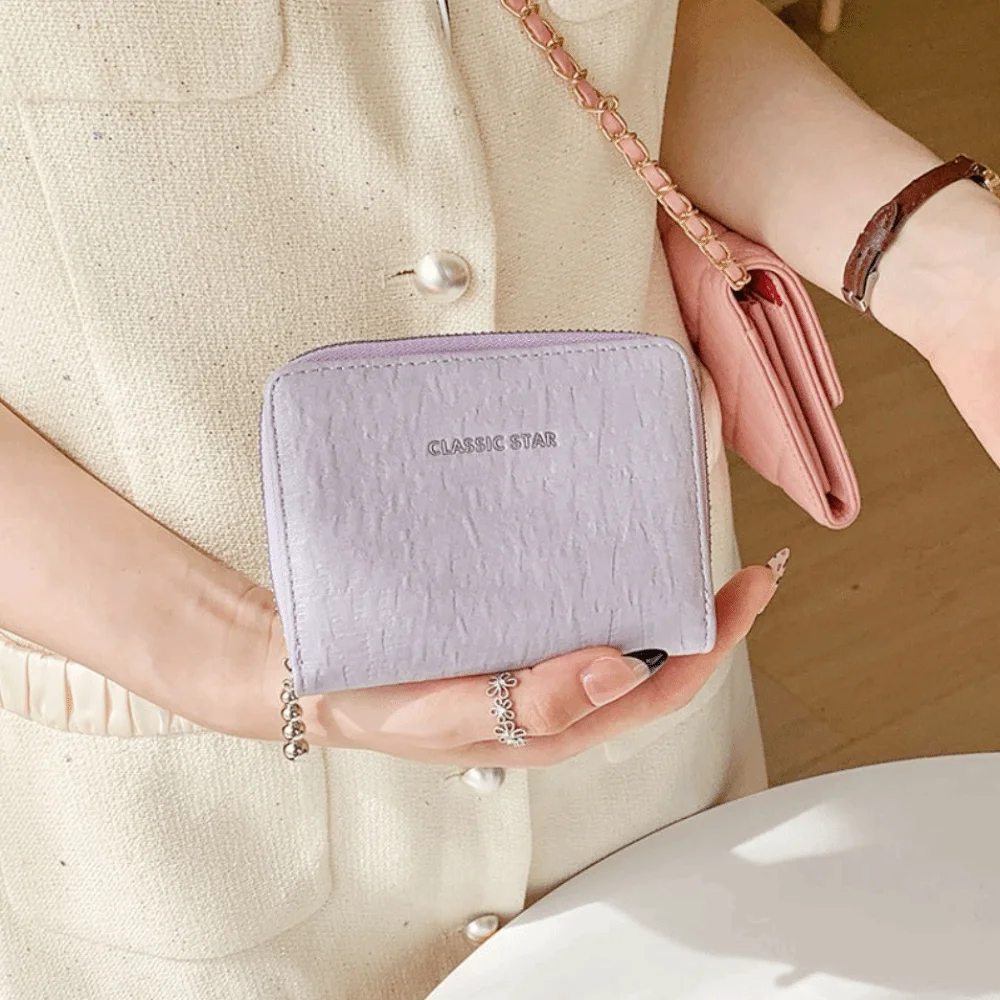 

Милый короткий кошелек на молнии с несколькими слотами для карт, маленький шарик с подвеской, кошелек для монет из искусственной кожи, зажим для денег для женщин и девочек