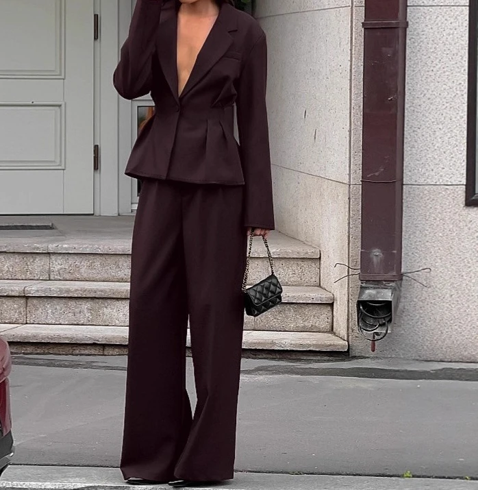 Casual Waist Cinching Suit Set for Women in Autumn 2026  Brown Waist Cinching Suit with Trousers   Complete  Set