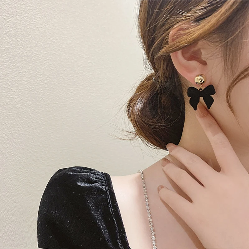 1Pair Vintage Black Flocking Earrings Geometric Bowknot Stud Earrings For Women Fashion With Jewelry Accessories