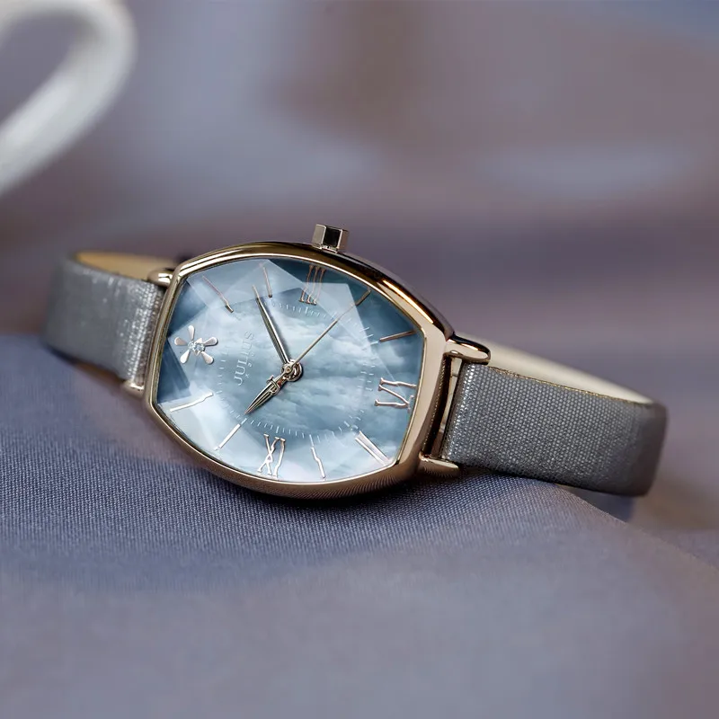 ساعات نسائية عصرية وأنيقة، ساعة يد كوارتز جديدة، هدايا رائعة للسيدات، ساعات نسائية عصرية وفاخرة.