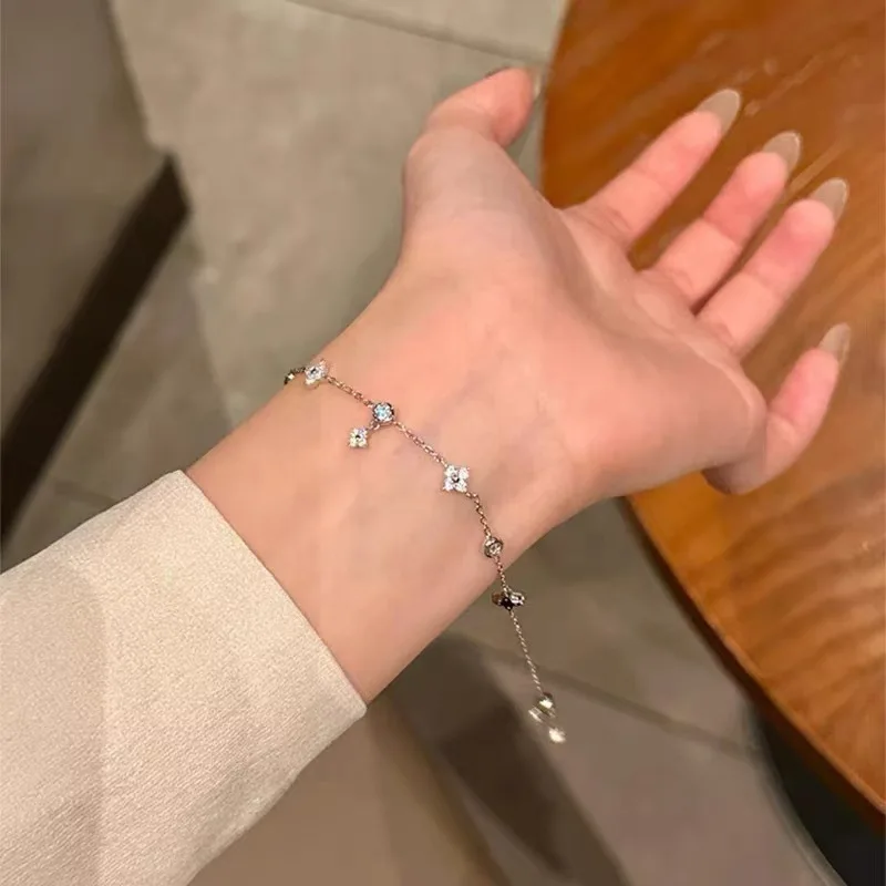Silver Plated Sparkling Zircon Exquisite Plant Charm Bracelet For Women Cute Fashion Jewelry Light Luxury Advanced Accessories