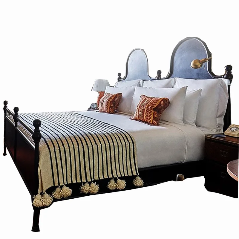 

Carving bed, old light luxury high-end small apartment, solid wood structure special-shaped double bed