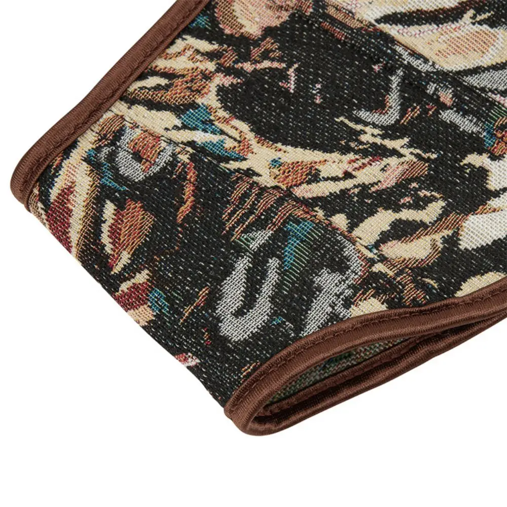 Короткие женщины кофейного цвета представляет собой пояс с зажимом на талии и корсет для коррекции фигуры.