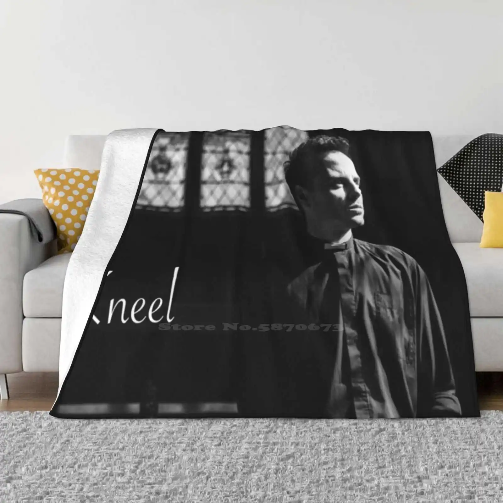 Moody Sexy Priest Shaggy Throw Soft Warm Blanket Sofa/Bed/Travel Love Gifts Moody Sexy Priest Fleabag Andrew Phoebe Waller