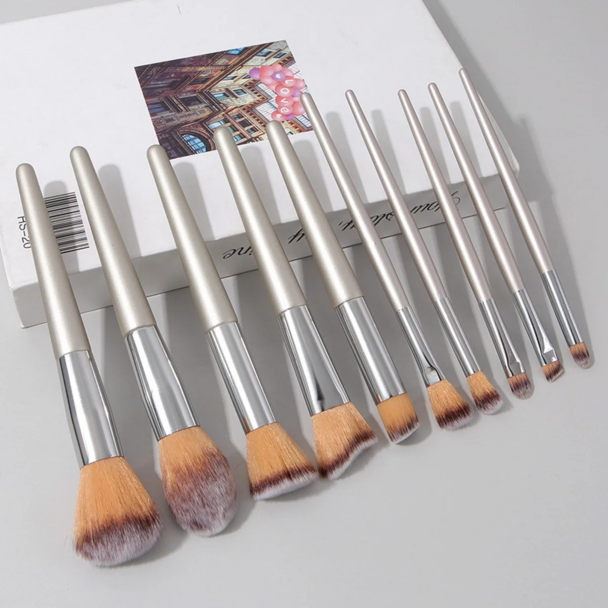 مجموعة فرش مكياج مكونة من 10 قطع بلون الشمبانيا الذهبي - درجة احترافية بما في ذلك كريم الأساس وبودرة أحمر الخدود وخافي عيوب البشرة وظلال العيون #1