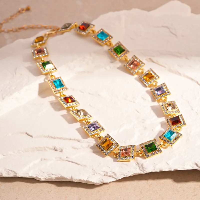 Vintage Colorful Inlaid Rhinestone Geometric Necklace for Women Fashion Chain Light Luxury Temperament Accessories
