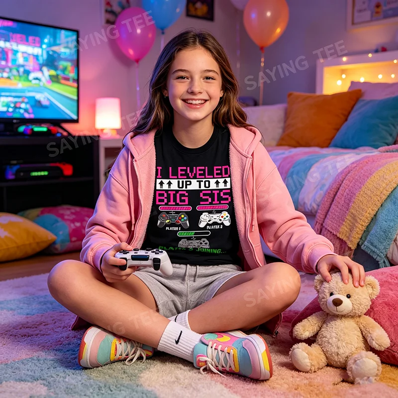 Leveled Up To Big Sister Again 2027 T-Shirt mit Aufschrift „Promoted To Big Sister“, Y2k Game Controller Gamer Saying Tee, Schwangerschaftsankündigung – Detail 4