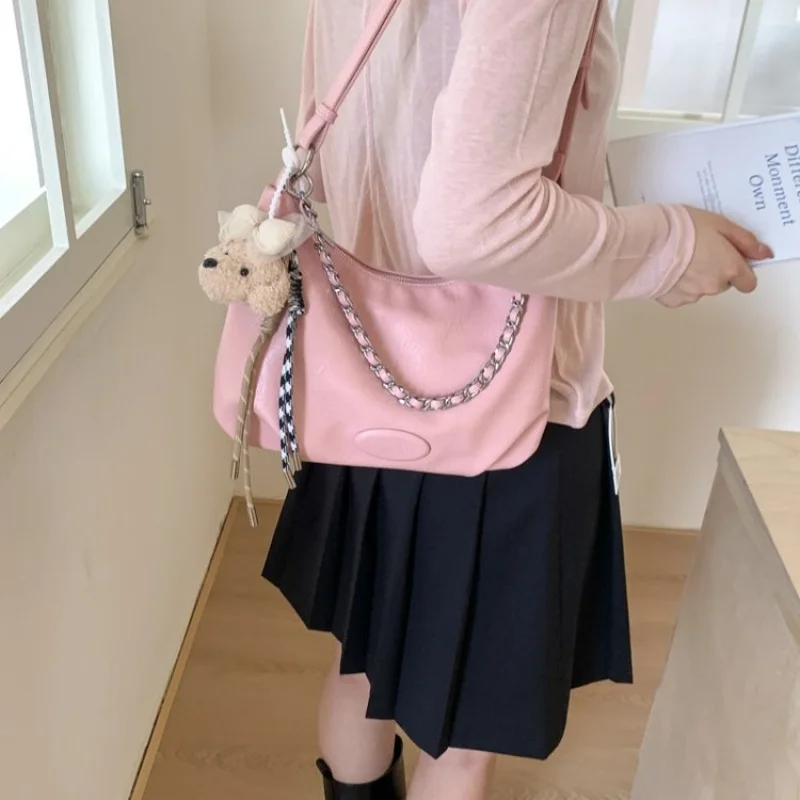 حقيبة كتف أنيقة للسيدات من الجلد الطبيعي، حقائب يد شعبية للنساء من قبل العلامة التجارية الفاخرة المصممة الشهيرة