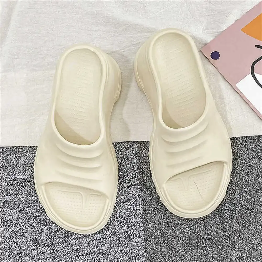 House Thick Sole Clapper Slippers Woman Sandals Shoes Shoes Flip Flops Sneakers Sports Tenni Loafer'lar Best Sellers Tenix